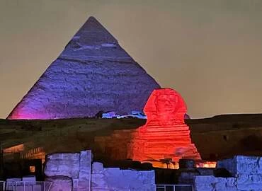 Ton- und Lichtshow in den Pyramiden von Gizeh mit Abendessen